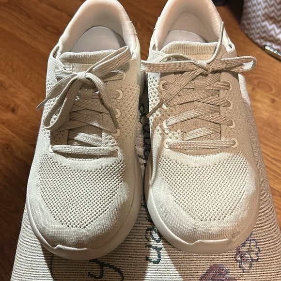 Kizik sneakers - Picture 3 of 3